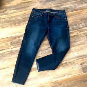 Old Navy Rockstar Super Skinny Frayed Hem Size 14